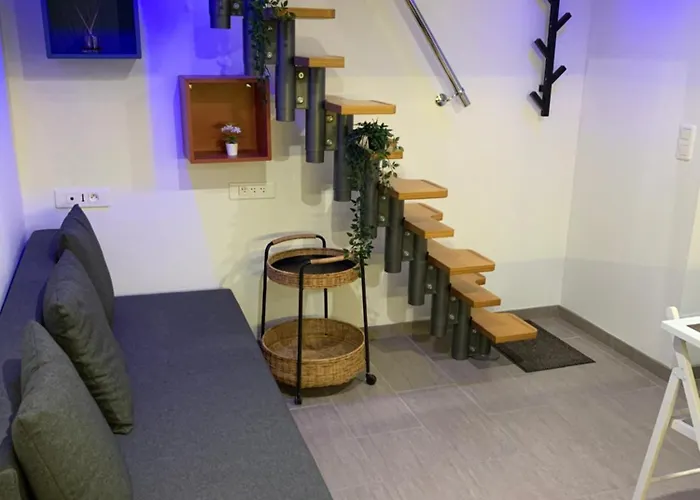 Charmante Petite Maison En Pierre, Avec Acces Autonome