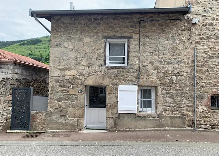 Charmante Petite Maison En Pierre, Avec Acces Autonome