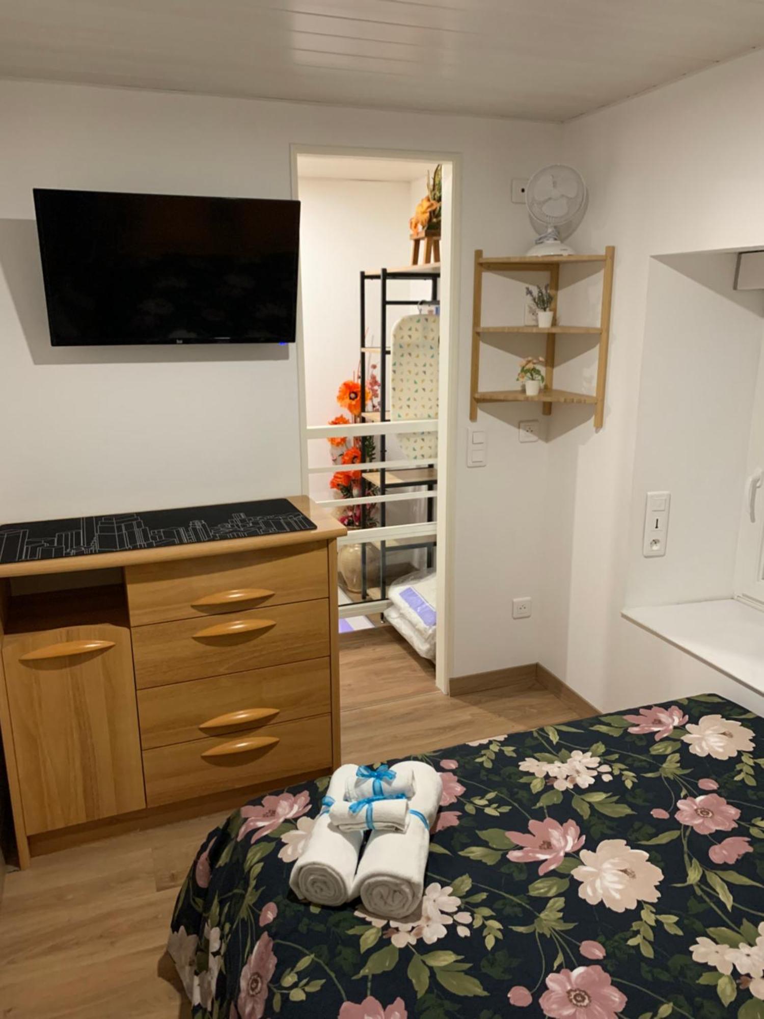 Charmante Petite Maison En Pierre, Avec Acces Autonome Holiday home Satillieu
