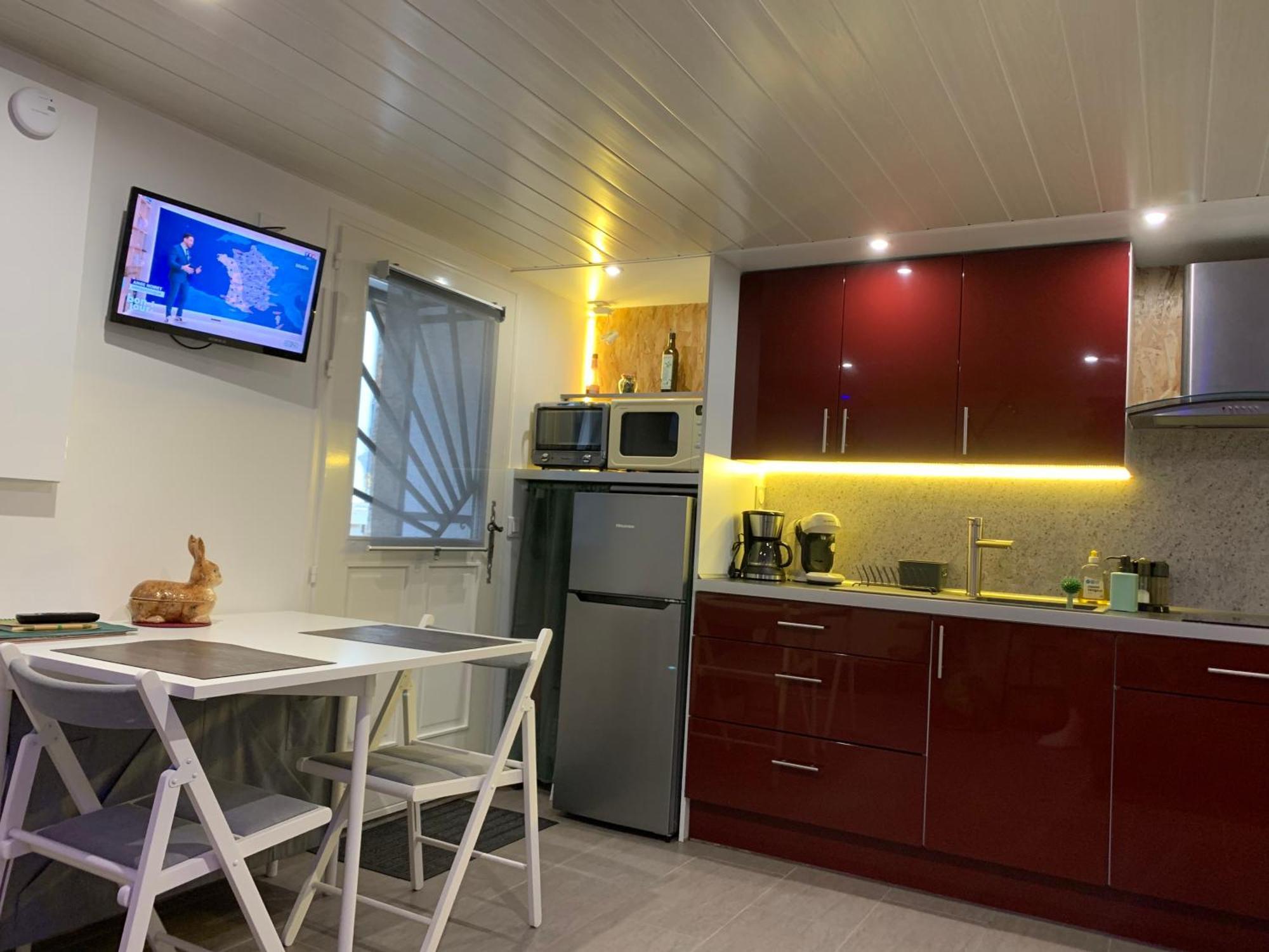 Charmante Petite Maison En Pierre, Avec Acces Autonome Holiday home Satillieu