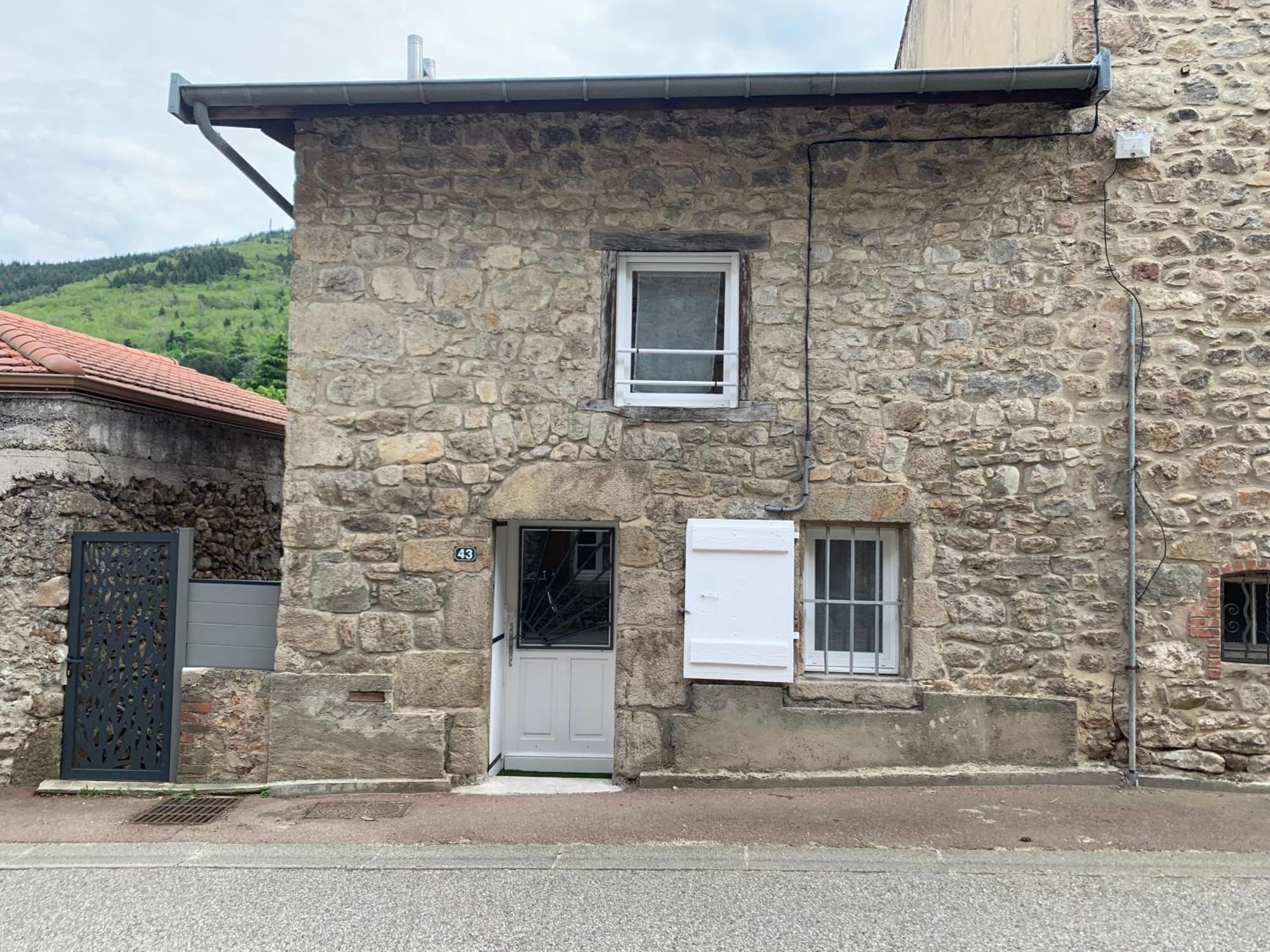 Charmante Petite Maison En Pierre, Avec Acces Autonome